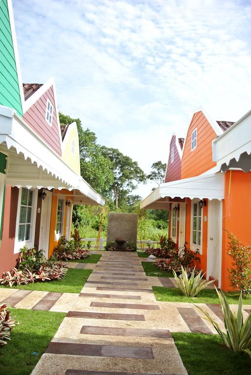 Color Ville Hotel Sha Certified Sakon Nakhon Buitenkant foto