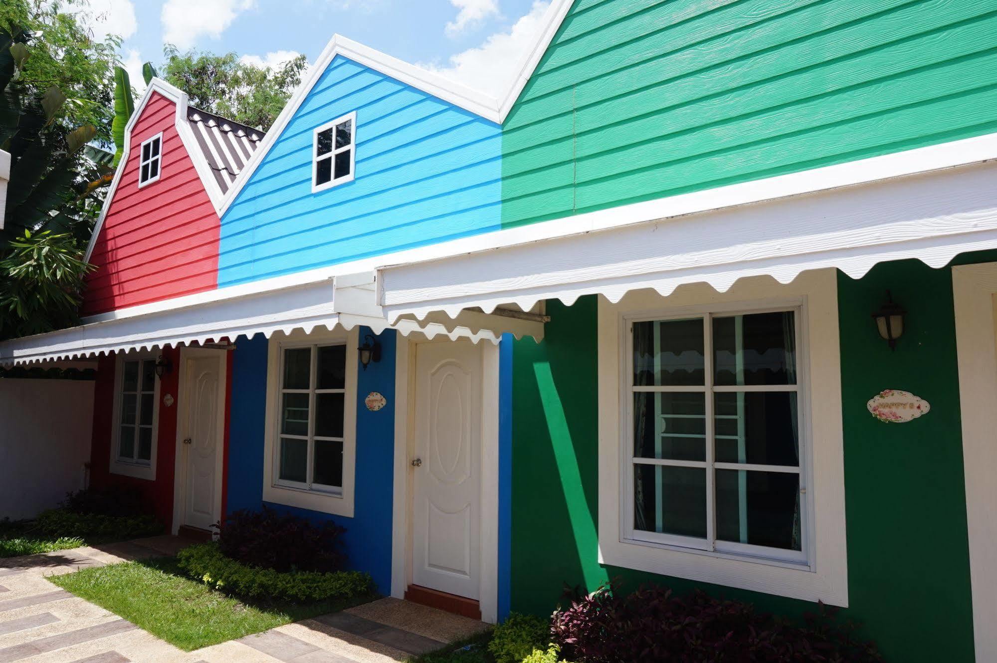 Color Ville Hotel Sha Certified Sakon Nakhon Buitenkant foto