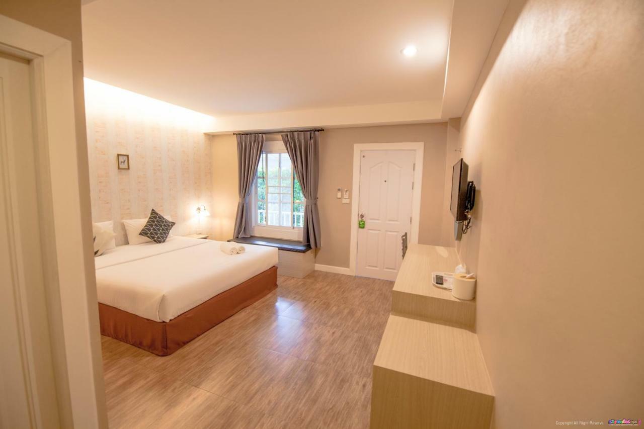 Color Ville Hotel Sha Certified Sakon Nakhon Buitenkant foto