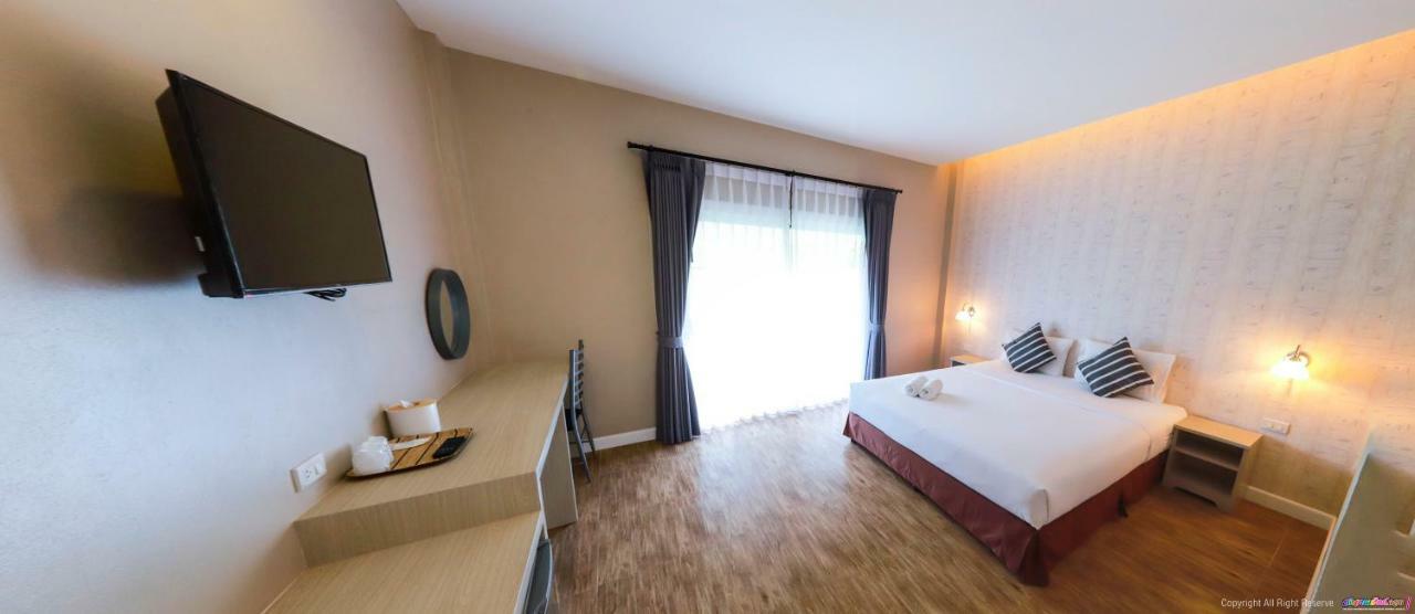 Color Ville Hotel Sha Certified Sakon Nakhon Buitenkant foto